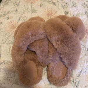 Auden Women's Cozy Brown Faux Fur Slippers
